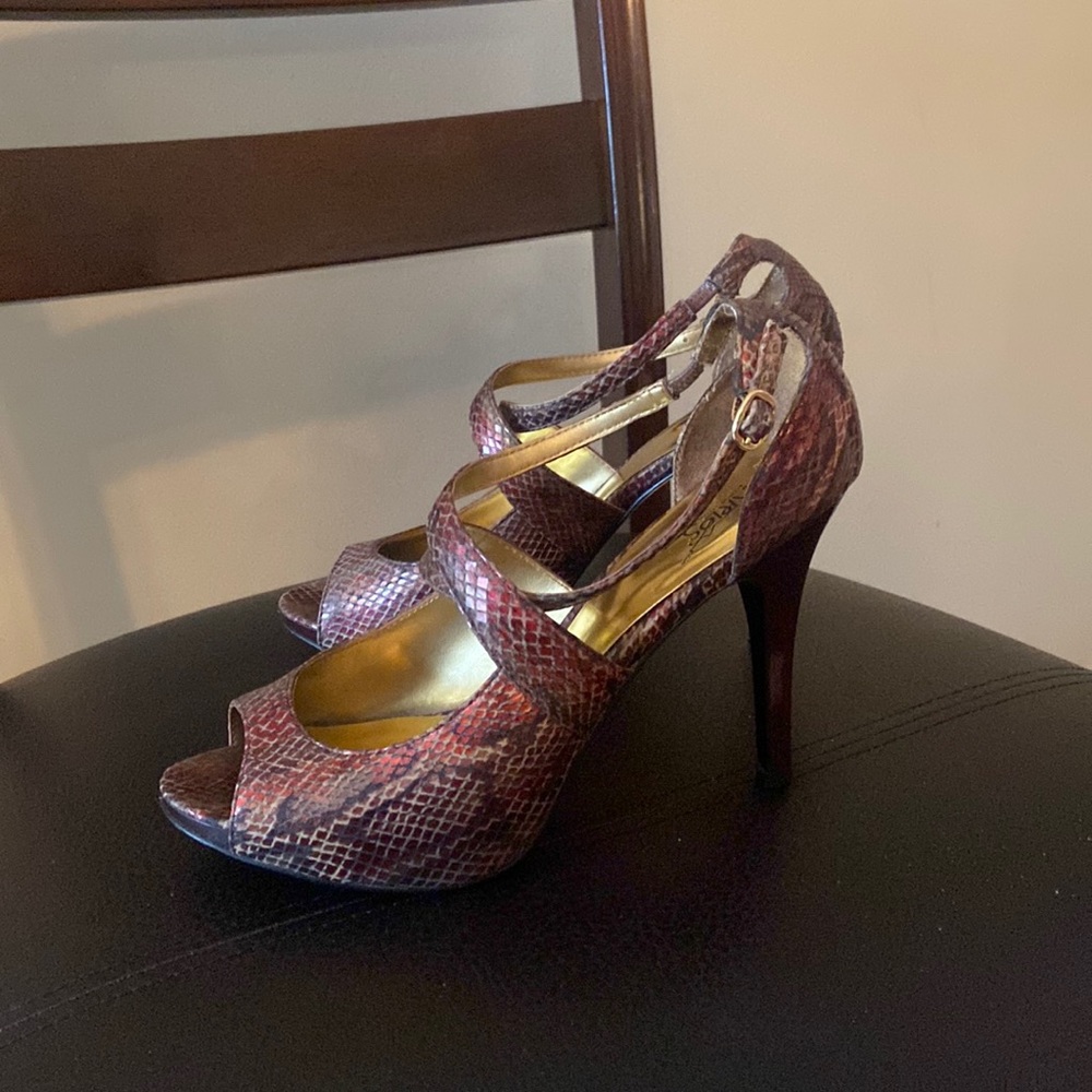 Women’s shoe